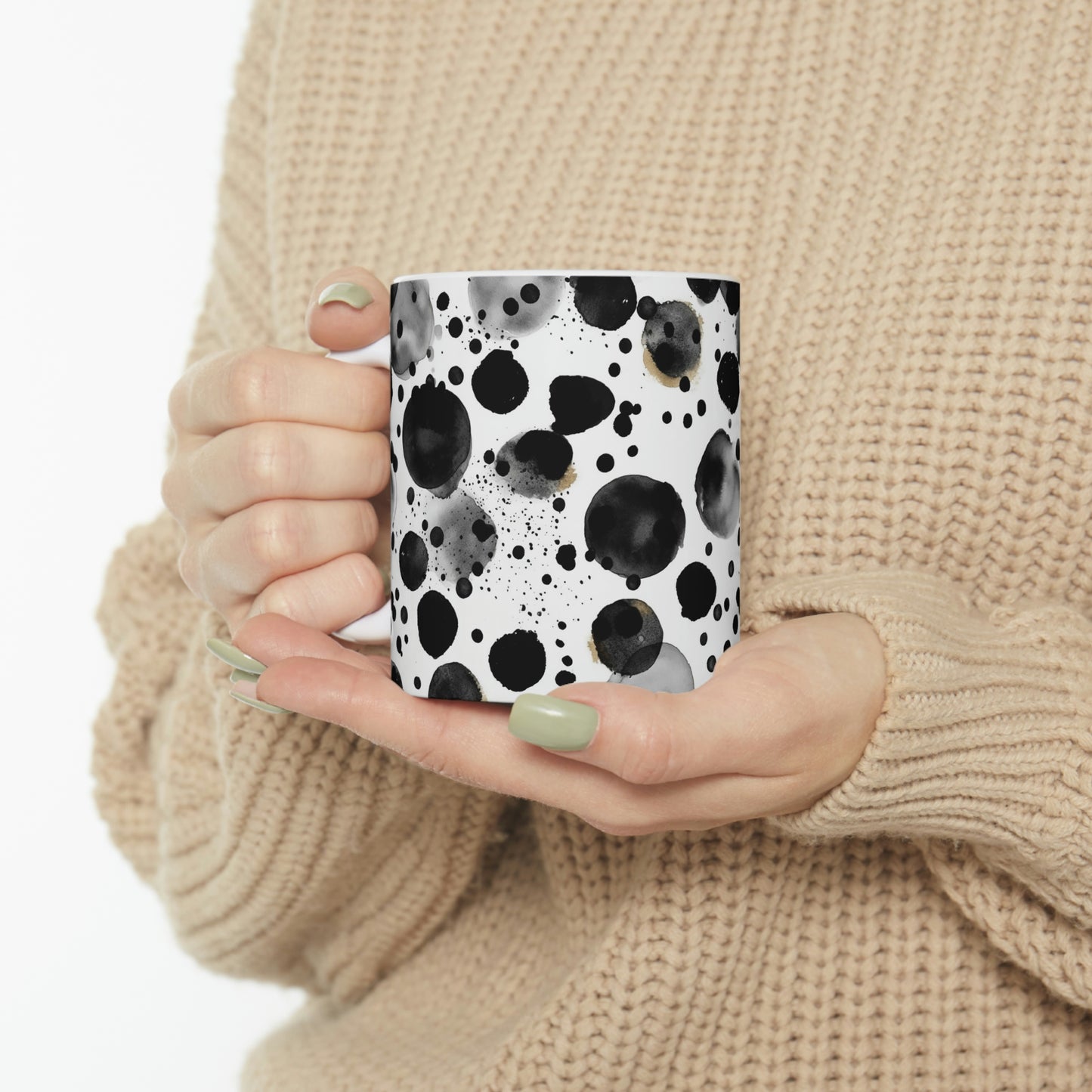 Black Polka Dots Pattern Mug